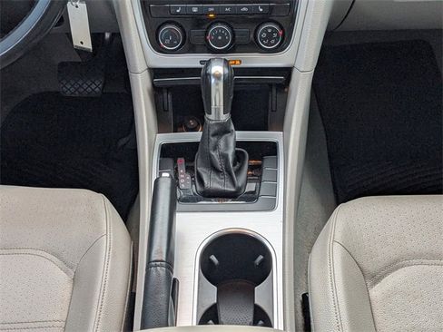 Used 2013 Volkswagen Passat 2.5 SE image 16