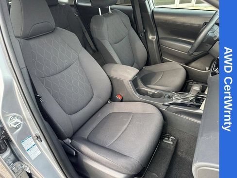 Used 2022 Toyota Corolla Cross LE AWD/4WD image 11