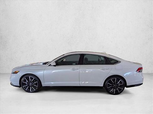 Used 2024 Honda Accord Touring image 9