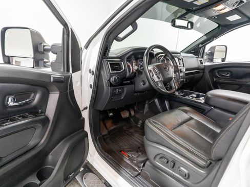 Used 2019 Nissan Titan SL w/ Midnight Edition AWD/4WD image 14