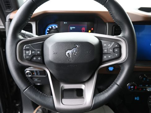 Used 2024 Ford Bronco Outer Banks w/ Sasquatch Package AWD/4WD image 13