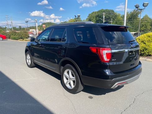 Used 2016 Ford Explorer XLT w/ Equipment Group 202A AWD/4WD image 4