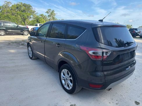Used 2017 Ford Escape SE AWD/4WD image 5
