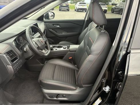 Used 2026 Nissan Rogue SV AWD/4WD image 11