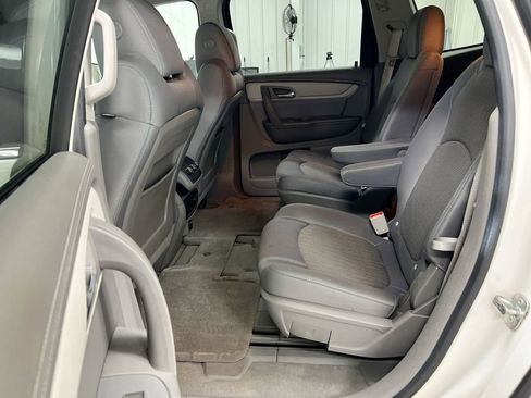 Used 2015 Chevrolet Traverse LT FWD image 17