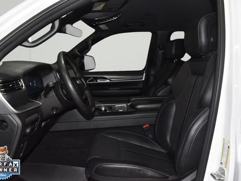 Certified 2024 Jeep Wagoneer Series II w/ Flexible Seating Group AWD/4WD image 38