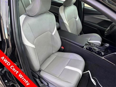 Used 2025 Toyota Camry SE image 11