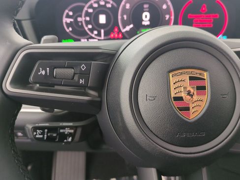 New 2026 Porsche Cayenne E-Hybrid Coupe AWD/4WD image 19