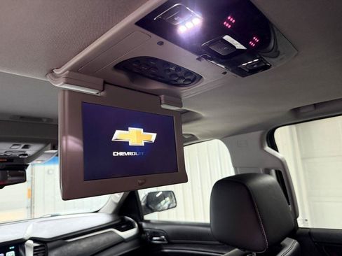 Used 2017 Chevrolet Suburban Premier AWD/4WD image 33