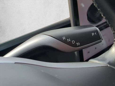 Used 2017 Tesla Model 3 Long Range image 16