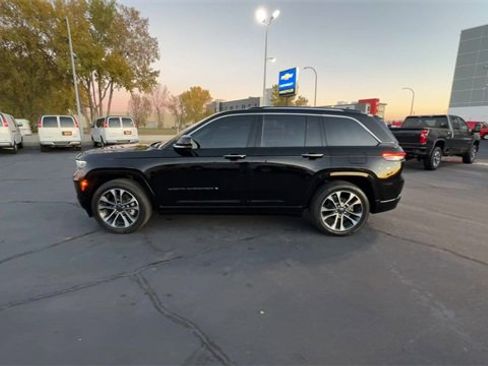 Used 2023 Jeep Grand Cherokee Overland image 5