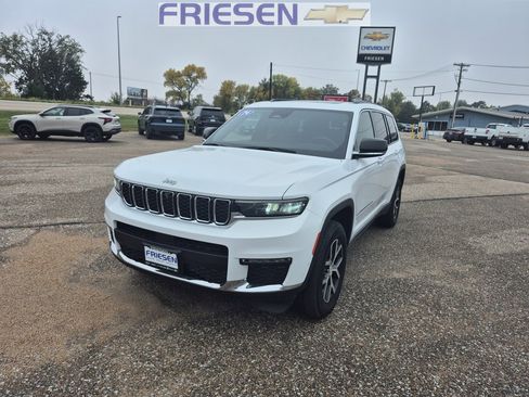 Used 2024 Jeep Grand Cherokee L Limited w/ Luxury Tech Group II image 2