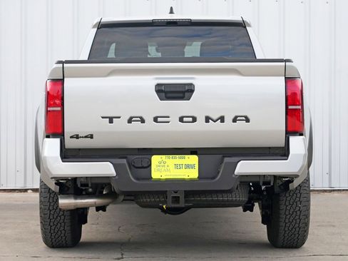 Used 2025 Toyota Tacoma TRD Off-Road image 11
