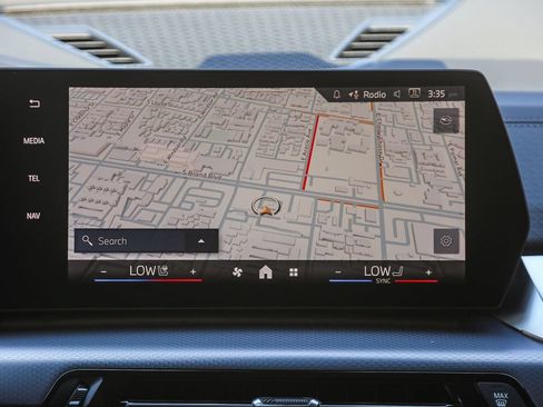New 2026 BMW X2 xDrive28i w/ Technology Package AWD/4WD image 10