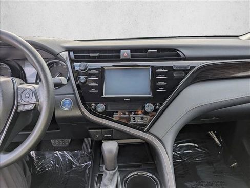 Used 2020 Toyota Camry LE image 12