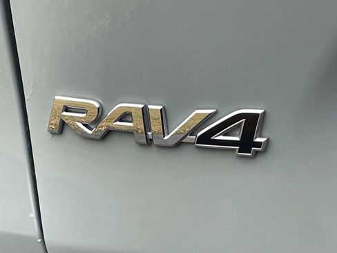 Used 2023 Toyota RAV4 XLE image 19