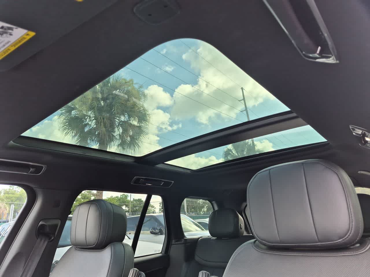 Certified 2024 Land Rover Range Rover SE AWD/4WD image 20