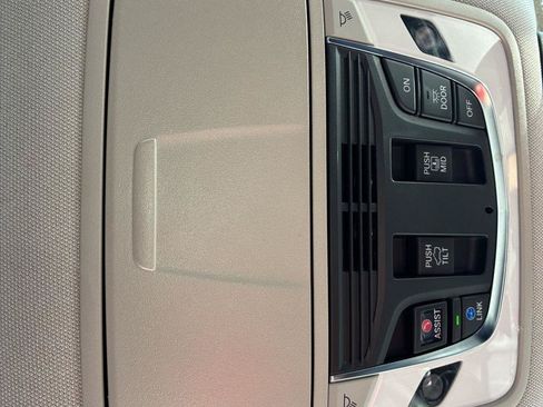 Used 2024 Acura MDX SH-AWD w/ Advance Package image 36