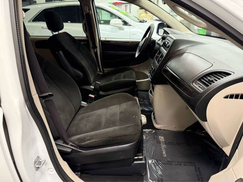 Used 2016 Dodge Grand Caravan SE w/ Quick Order Package 29E SE image 26