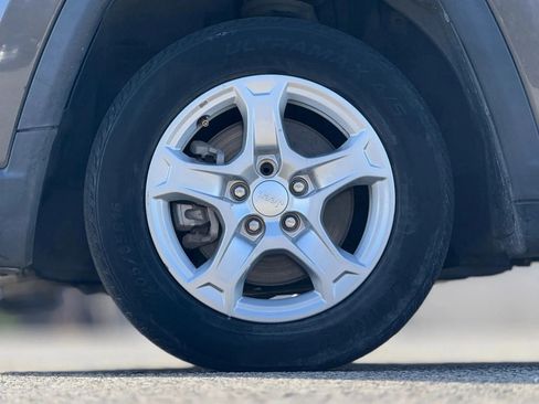 Used 2022 Jeep Compass Sport image 30