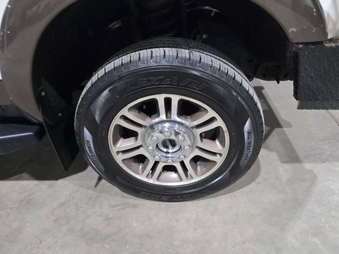 Used 2015 Ford F250 King Ranch w/ FX4 Off-Road Package AWD/4WD image 22