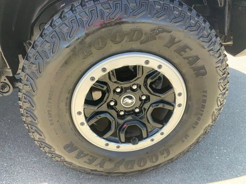 Used 2023 Ford Bronco Badlands w/ Sasquatch Package AWD/4WD image 12