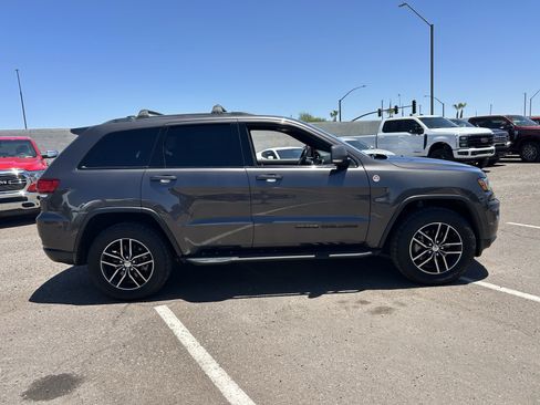 Used 2018 Jeep Grand Cherokee Trailhawk w/ Trailhawk Luxury Group AWD/4WD image 5