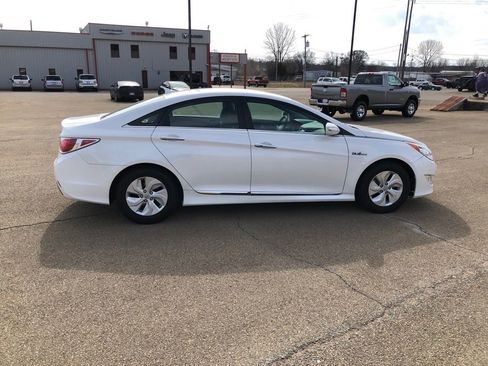 Used 2014 Hyundai Sonata Hybrid image 8