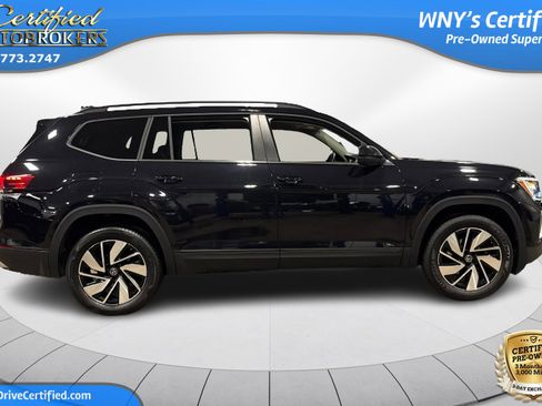 Used 2025 Volkswagen Atlas SE image 4