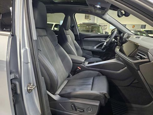 New 2025 Audi Q5 Prestige image 11