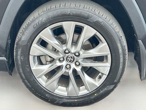 Used 2023 Toyota RAV4 XLE Premium AWD/4WD image 32