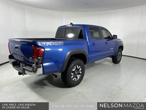 Used 2018 Toyota Tacoma TRD Off-Road image 7