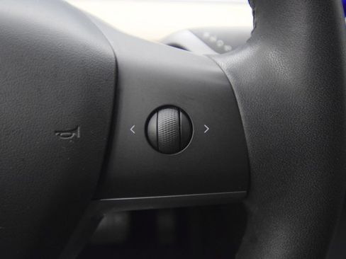 Used 2020 Tesla Model Y Long Range AWD/4WD image 32