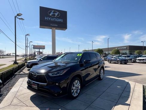 Used 2022 Toyota Highlander Limited image 9