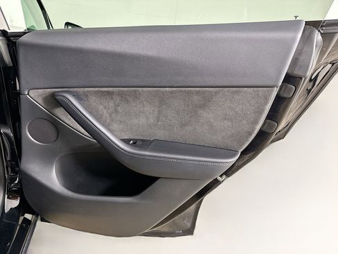 Used 2022 Tesla Model Y Performance AWD/4WD image 30
