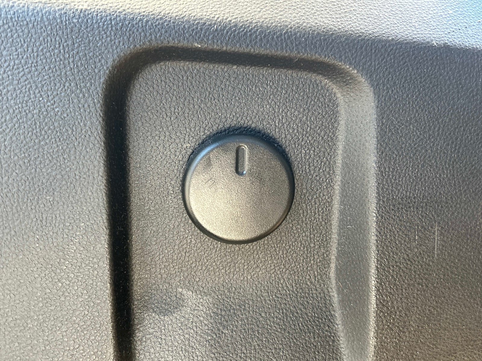 Used 2011 Chevrolet Equinox LT FWD image 12