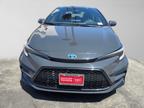 Used 2025 Toyota Corolla SE w/ Convenience Package FWD image 8