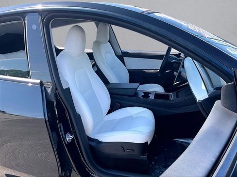 Used 2022 Tesla Model Y Long Range AWD/4WD image 9