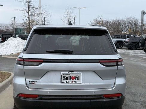 New 2025 Jeep Grand Cherokee Altitude AWD/4WD image 12