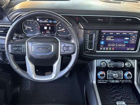 Used 2021 GMC Yukon XL Denali w/ Denali Premium Package image 14