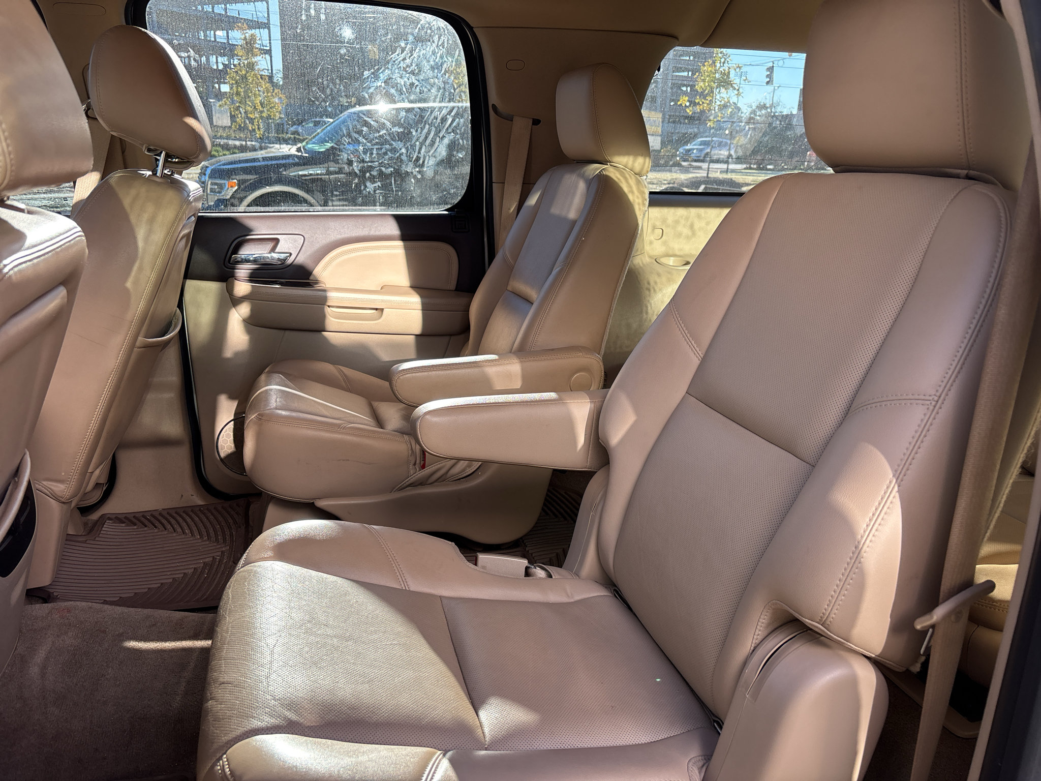 Used 2013 GMC Yukon XL Denali RWD image 13