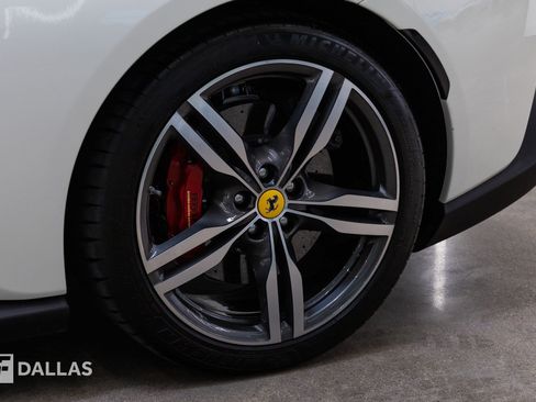 Used 2020 Ferrari Portofino RWD image 5