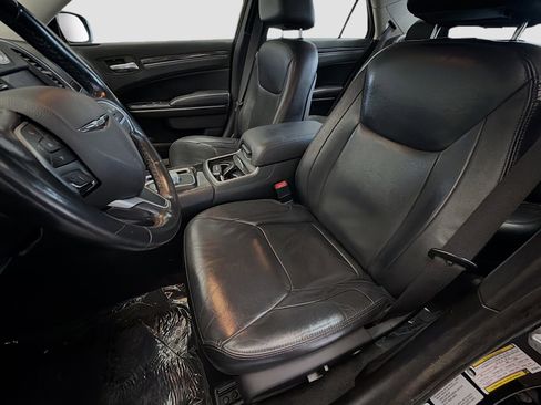 Used 2016 Chrysler 300 Limited image 11