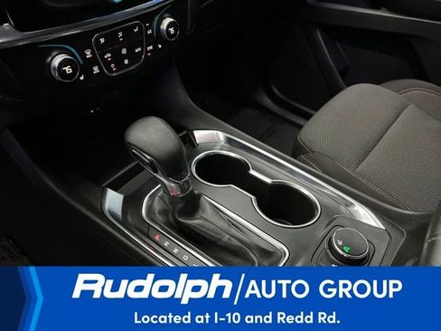 Used 2021 Chevrolet Traverse LT image 23