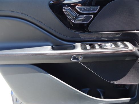 Used 2023 Lincoln Aviator AWD w/ Premium Package image 21