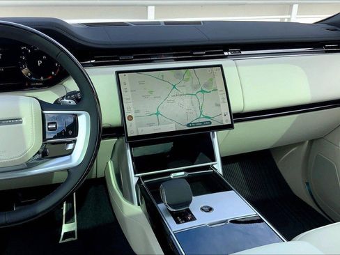 New 2025 Land Rover Range Rover SE AWD/4WD image 15