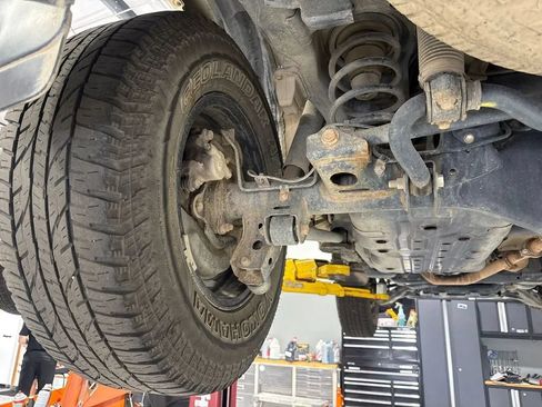 Used 2019 Toyota 4Runner TRD Off-Road AWD/4WD image 32