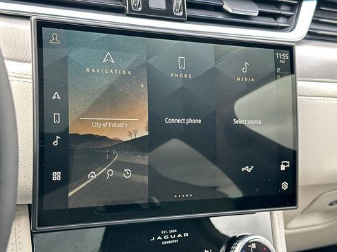 Used 2025 Jaguar F-PACE R-Dynamic S image 21