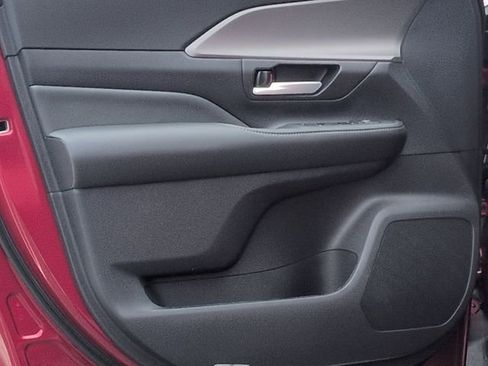 New 2026 Toyota Grand Highlander AWD Hybrid image 13