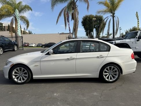 Used 2011 BMW 328i Sedan RWD image 5